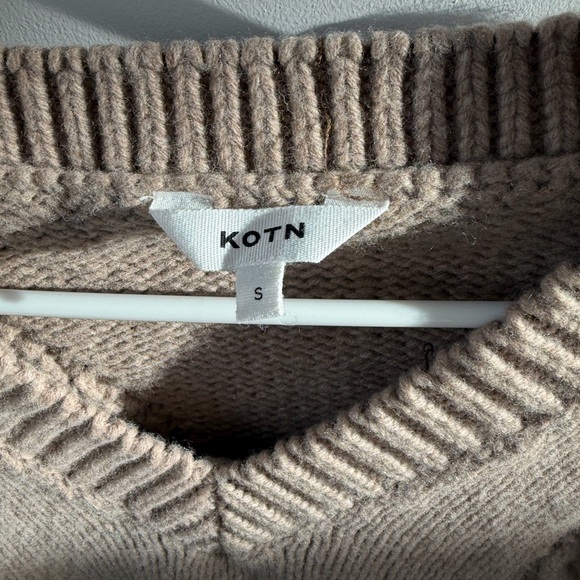 KOTN Unisex Cable Knit Vest - Porcini Melange Oversized - Picture 5 of 7